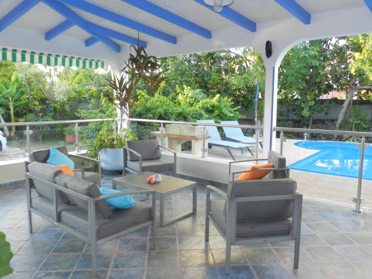 Villa Le Bord Bleu Le Moule Exterior photo