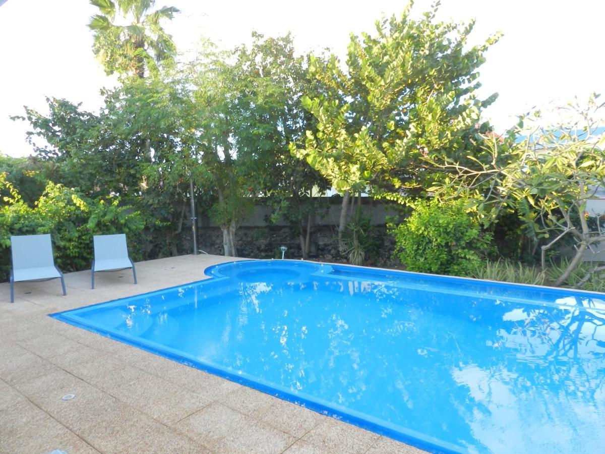 Villa Le Bord Bleu Le Moule Exterior photo