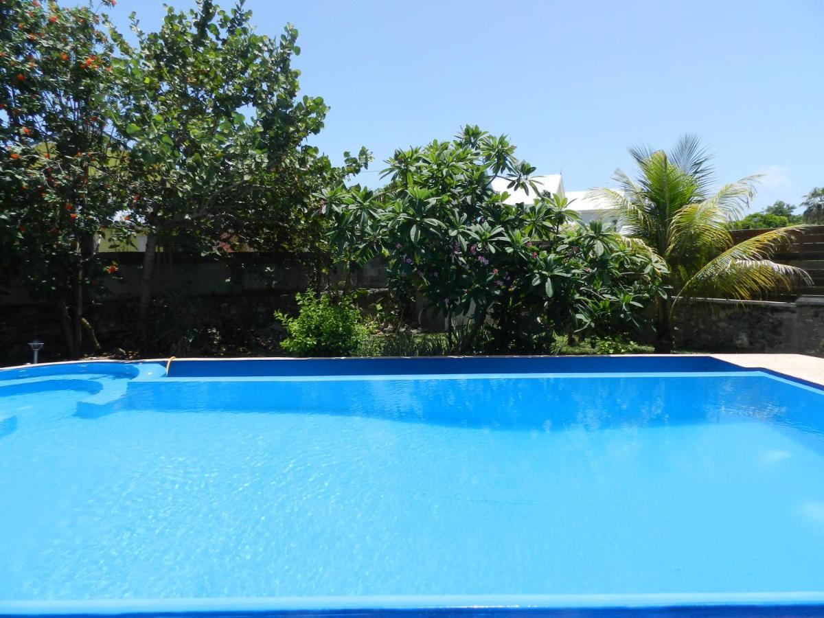 Villa Le Bord Bleu Le Moule Exterior photo